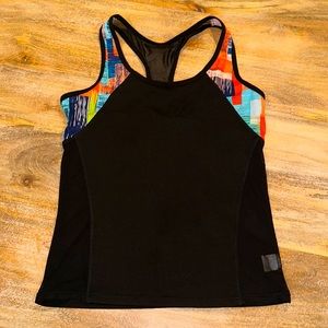 Yilaikeni Women’s sport tank size M/L